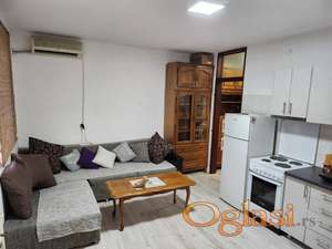 Centar Novi Sad jednoiposoban 35 m2